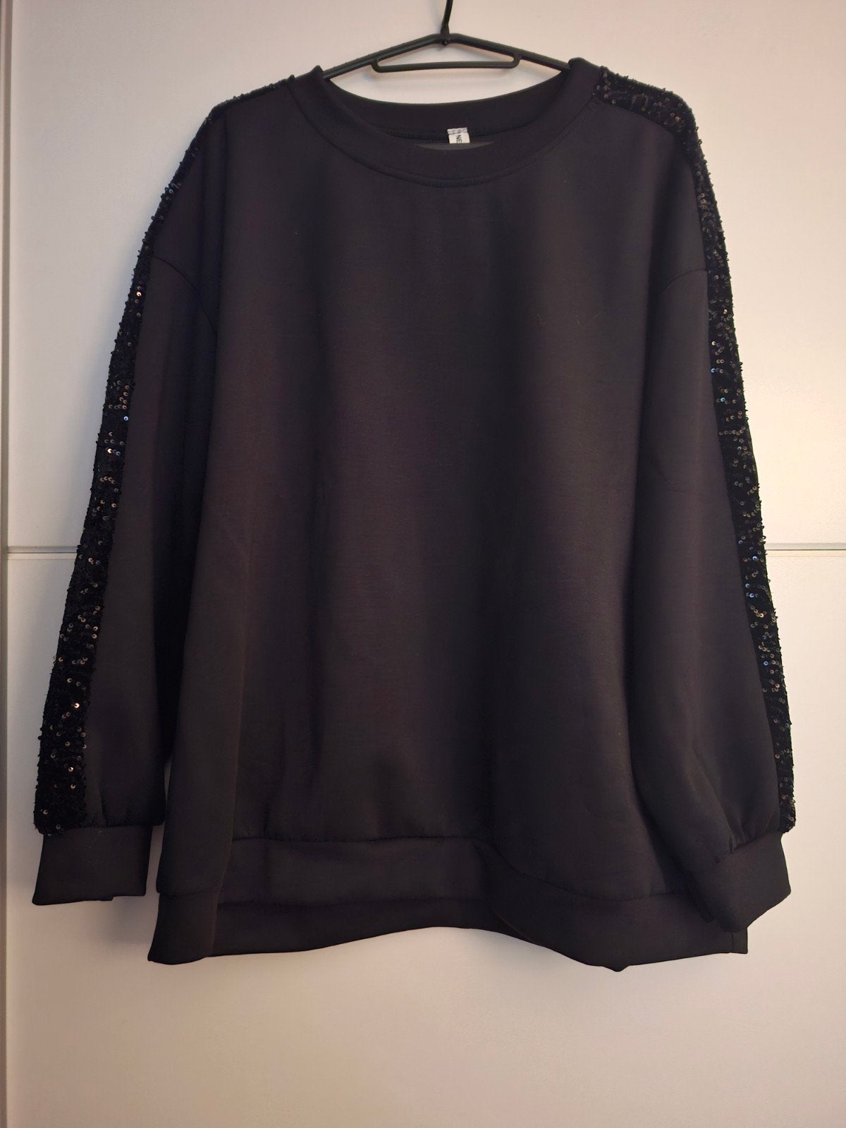 Mooi nieuw comfy/loungepak met pailletten maat L/XL, Ophalen of Verzenden, Nieuw, Maat 46/48 (XL) of groter, Zwart