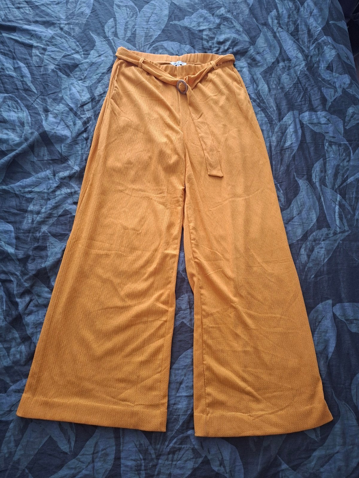 Luchtige palazzo broek. Okergeel. maat xl, Kleding | Dames, Broeken en Pantalons, Geel, Maat 42/44 (L), Ophalen of Verzenden, Zo goed als nieuw