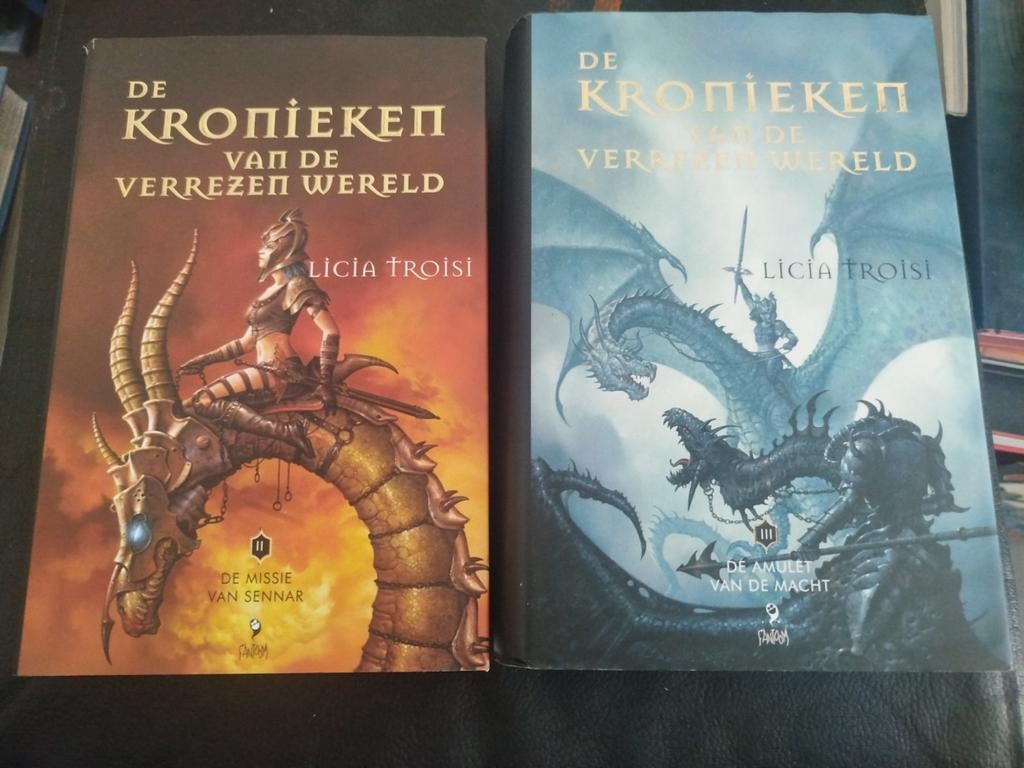 DE KRONIEKEN VAN DE VERREZEN WERELD 2 DELEN HARDCOVER, Boeken, Fantasy, Ophalen of Verzenden, Zo goed als nieuw, Licia troisi
