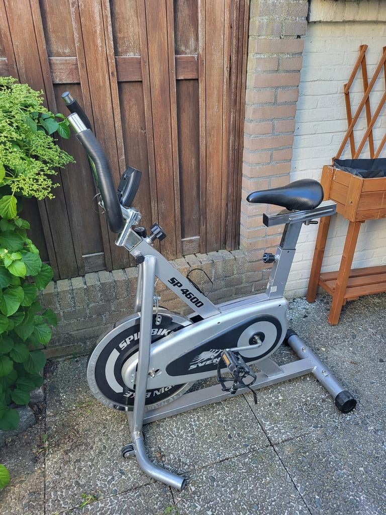 Hometrainer, Sport en Fitness, Fitnessapparatuur, Ophalen, Gebruikt, Hometrainer