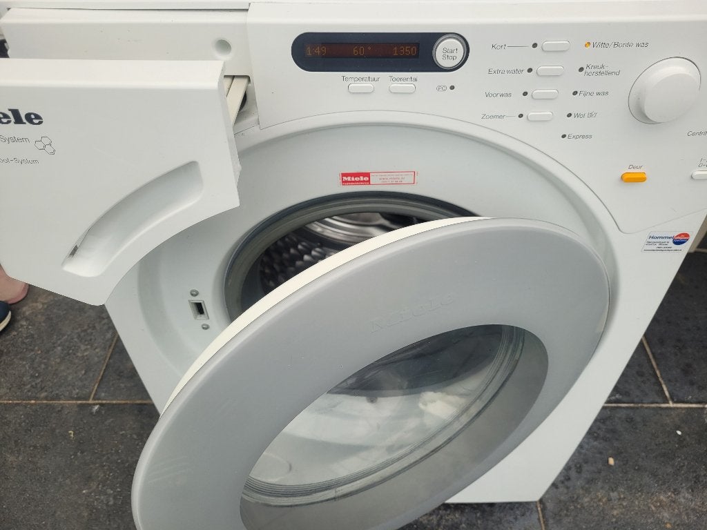 Hele Nette Miele V1814 Wasmachine 1350 toeren, Witgoed en Apparatuur, Wasmachines, Ophalen, Minder dan 85 cm, Zo goed als nieuw