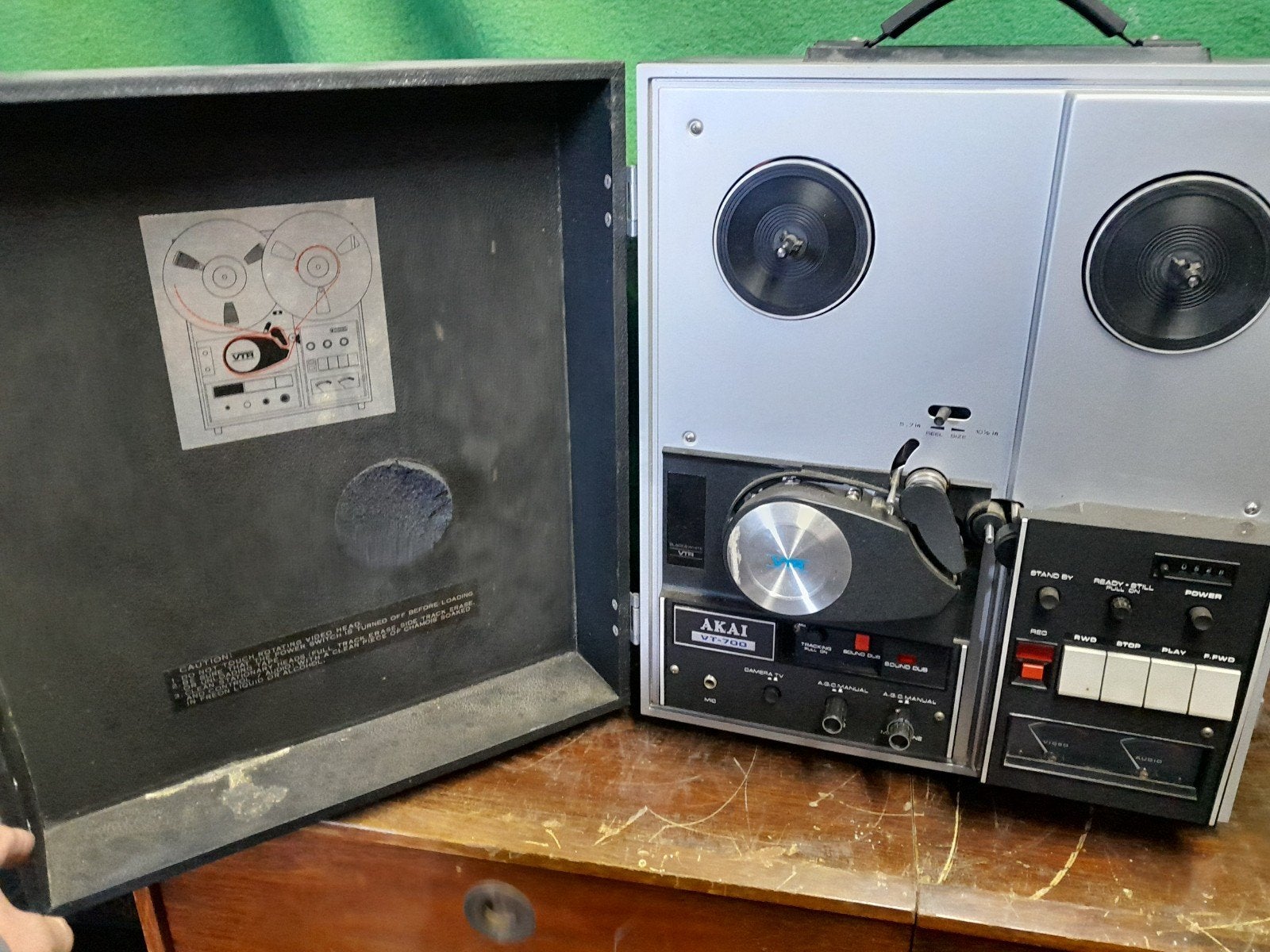 Akai VT-700 video recorder, Ophalen, Bandrecorder