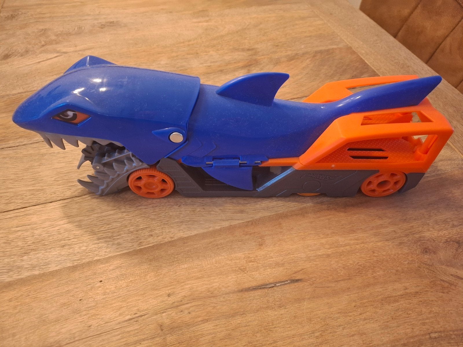 hot wheels Blauwe en oranje haai speelgoedauto, Ophalen, Zo goed als nieuw