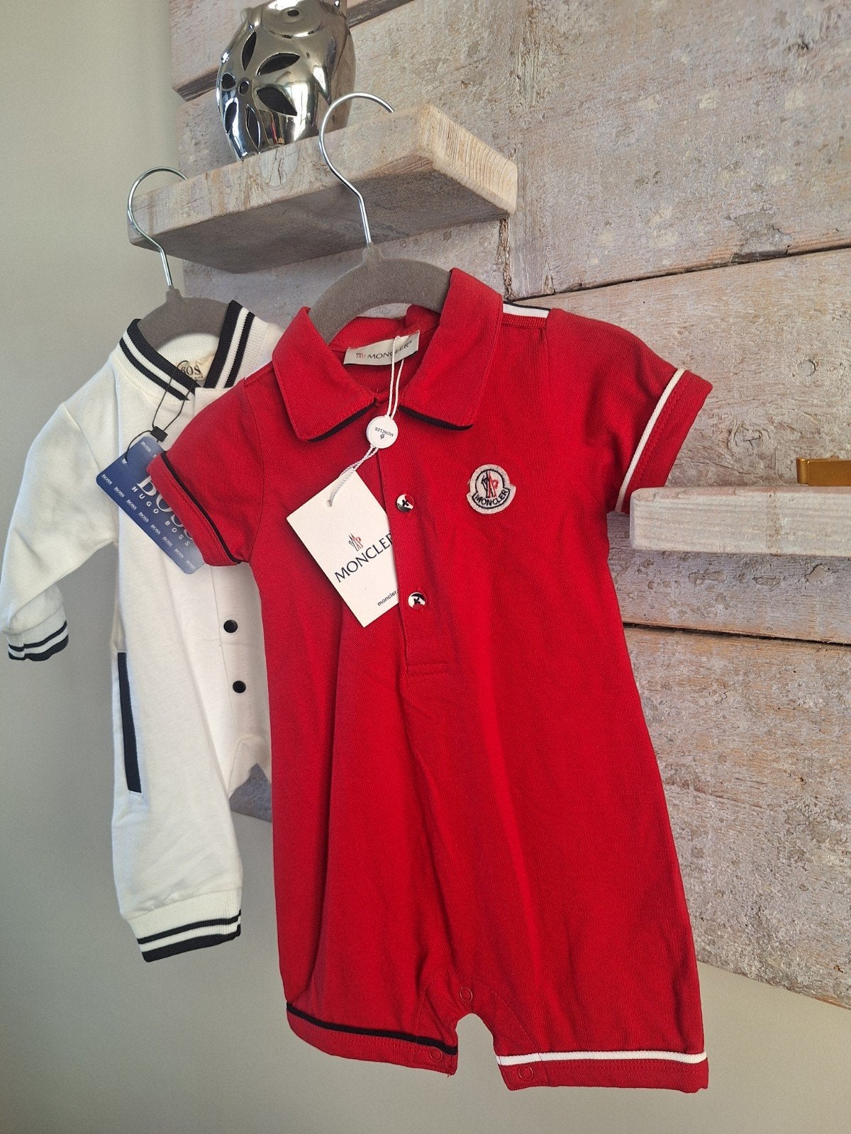 Baby zomer kleding MONCLER & Hugo Boss
Jongens jumpsuit, Ophalen of Verzenden