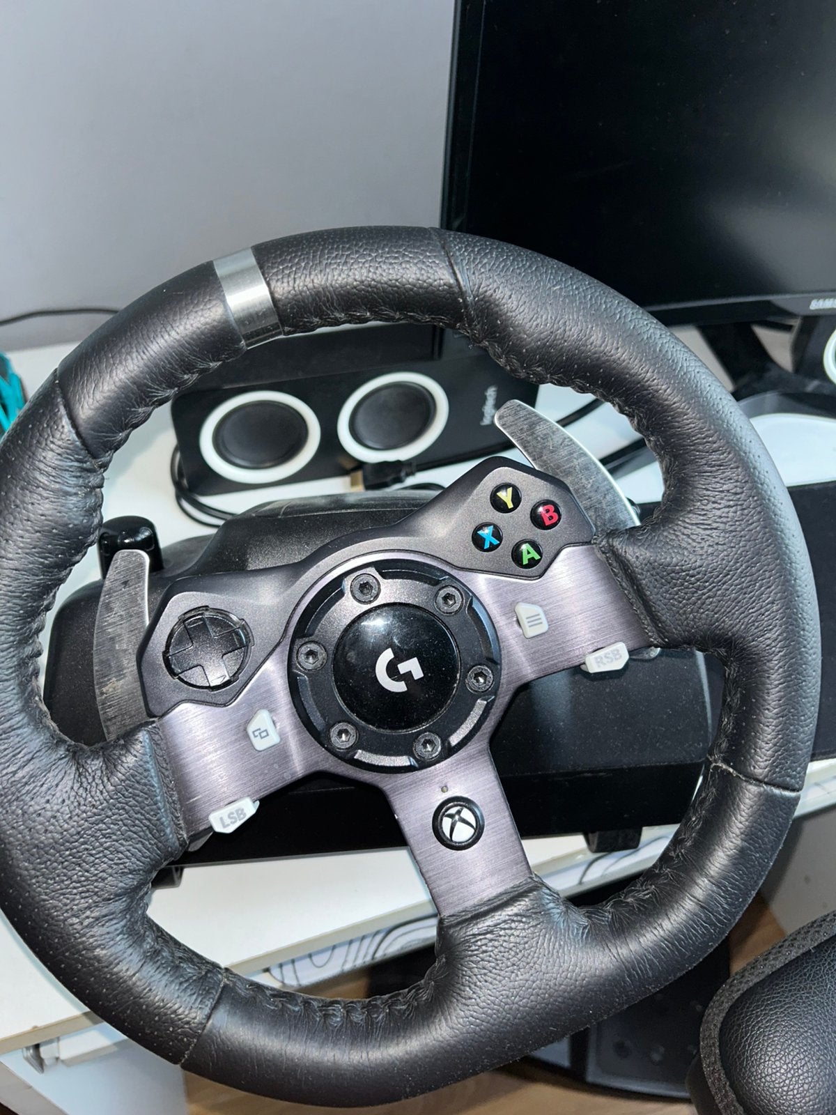 Logitech g920 racestuur+stroomkabel+pedalen, Spelcomputers en Games, Spelcomputers | Xbox | Accessoires, Ophalen, Zo goed als nieuw