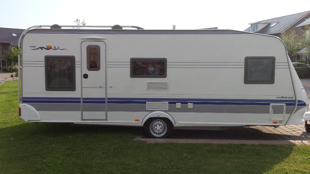 Hobby KMFe 560 de luxe, Caravans en Kamperen, Caravans, Koelkast, Rondzit, Hobby, 7 tot 8 meter