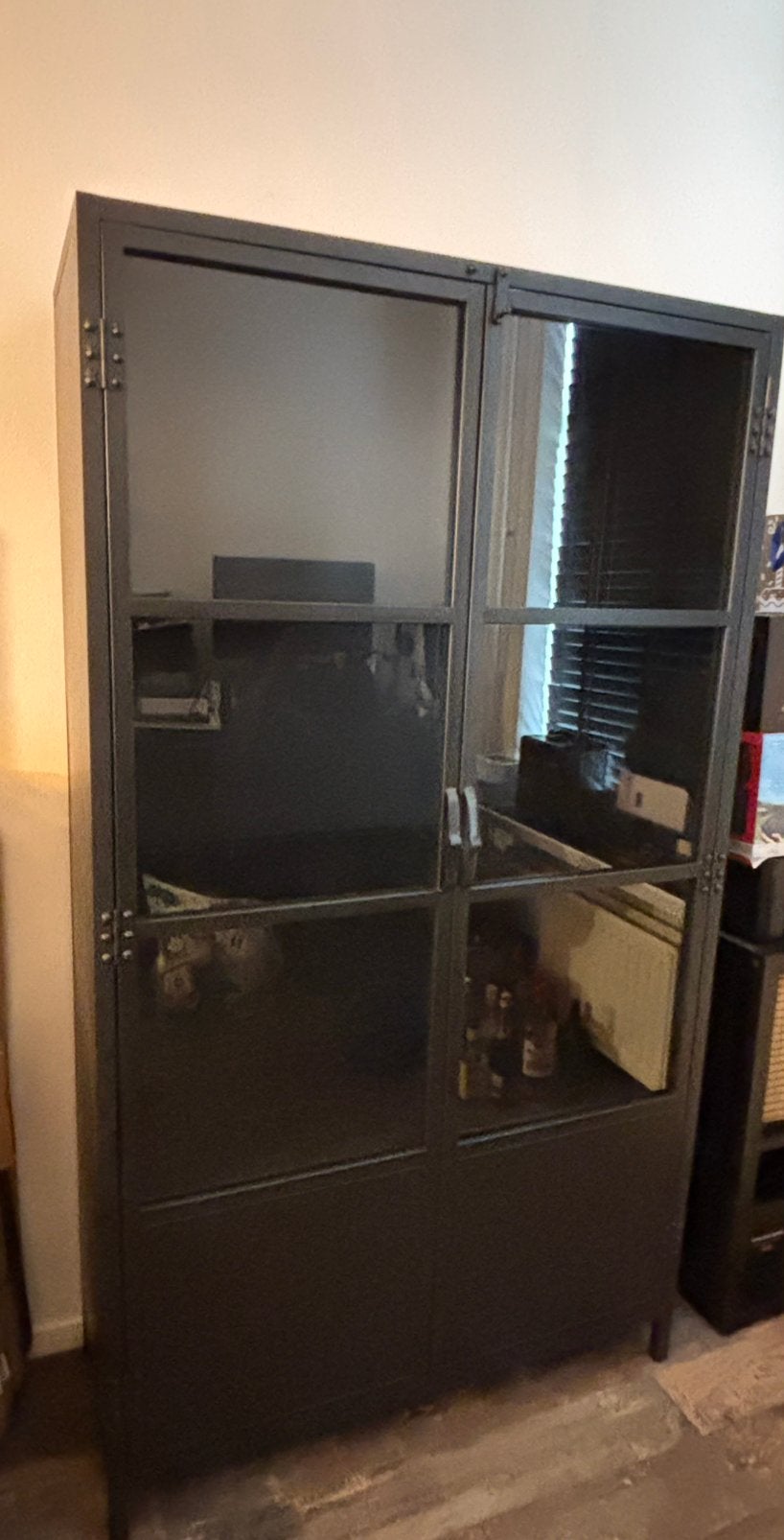 Vitrine kast metaal met glazen deuren, Ophalen, Met deur(en), Industriele, 100 tot 150 cm