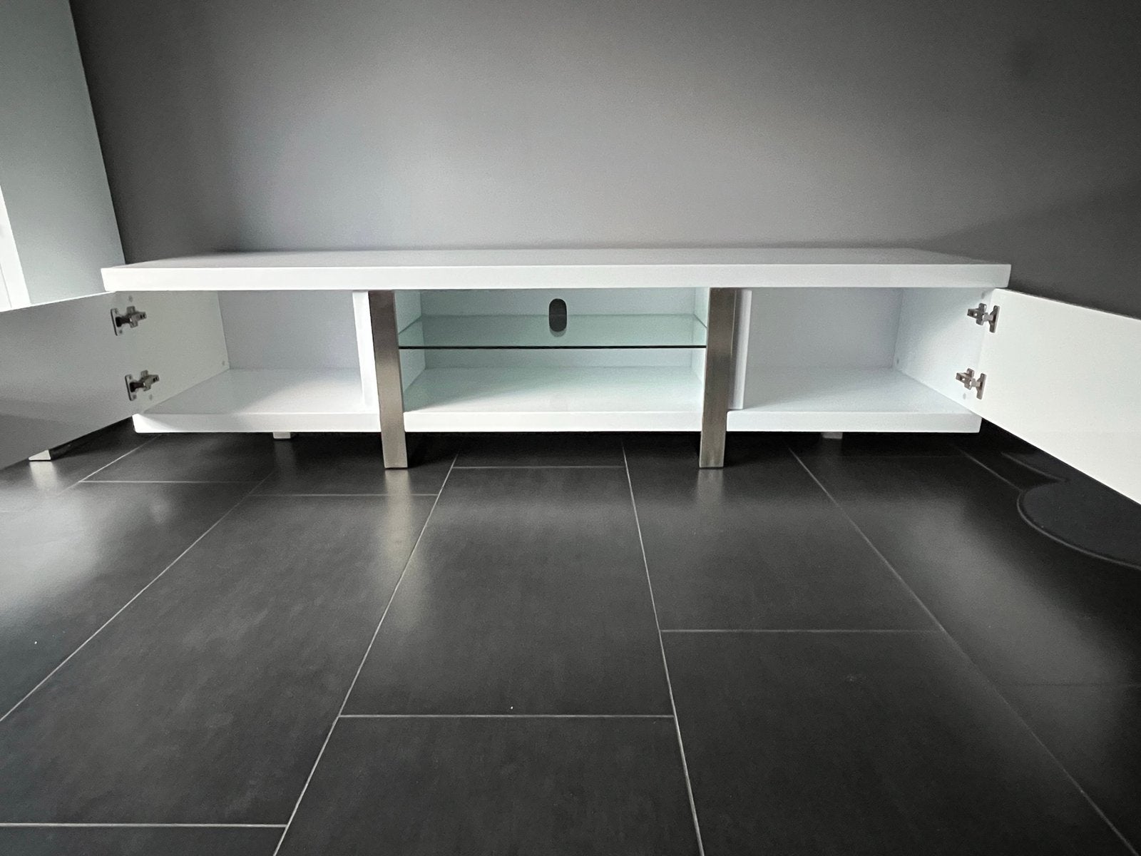 Tv dressoir, Ophalen, Met deur(en), Glanzend wit, Zo goed als nieuw