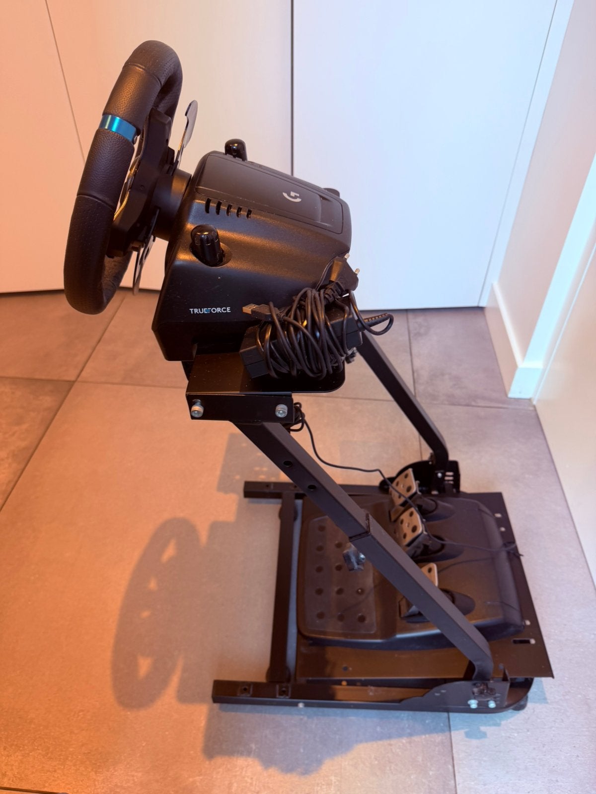 Logitech G923 TRUEFORCE Stuur & Pedalen + Racing Stand, Spelcomputers en Games, Ophalen, Zo goed als nieuw, Stuur of Pedalen, PlayStation 4