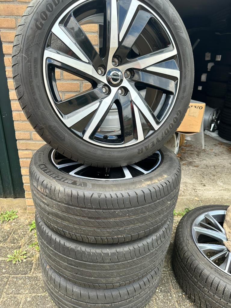 Volvo V/S90 Originele Zomerset, Auto-onderdelen, Banden en Velgen, Ophalen, 18 inch, 245 mm, --