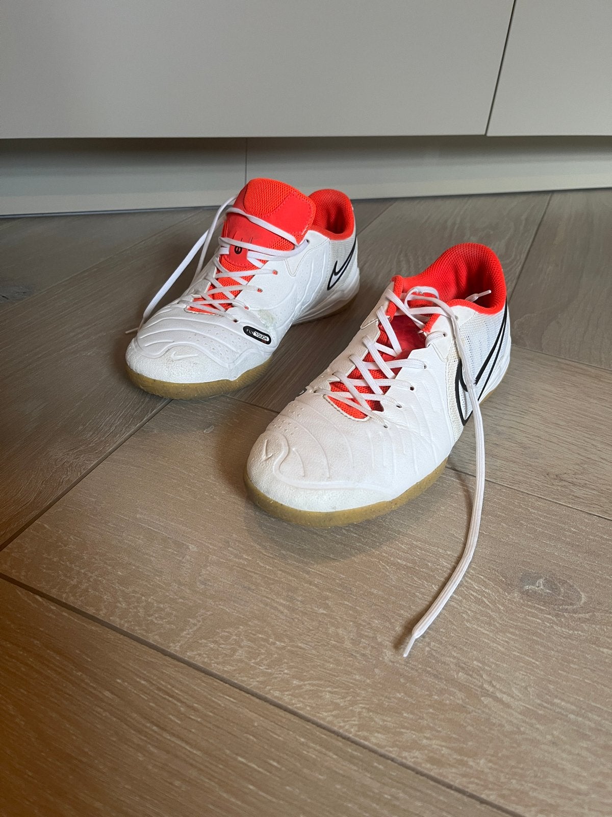 Nike zaalvoetbalschoenen - Maat 42.5, Ophalen of Verzenden, Gebruikt, Schoenen