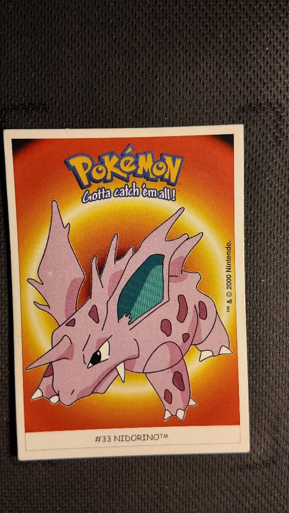 nidorino 33 dunkin boomer | Pokemon kaart, Ophalen, Losse kaart