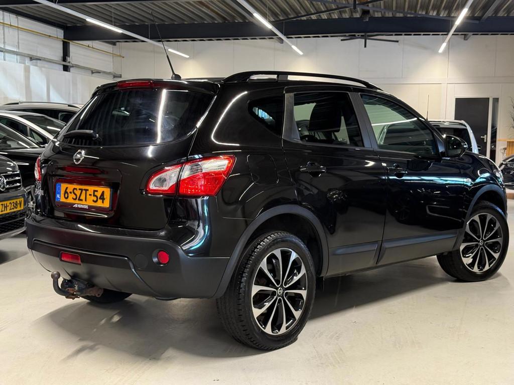 Nissan Qashqai 1.6 117PK 360.Cam|Pano|Navi|Trekhaak!, Voorwielaandrijving, Euro 5, Gebruikt, Leder en Stof