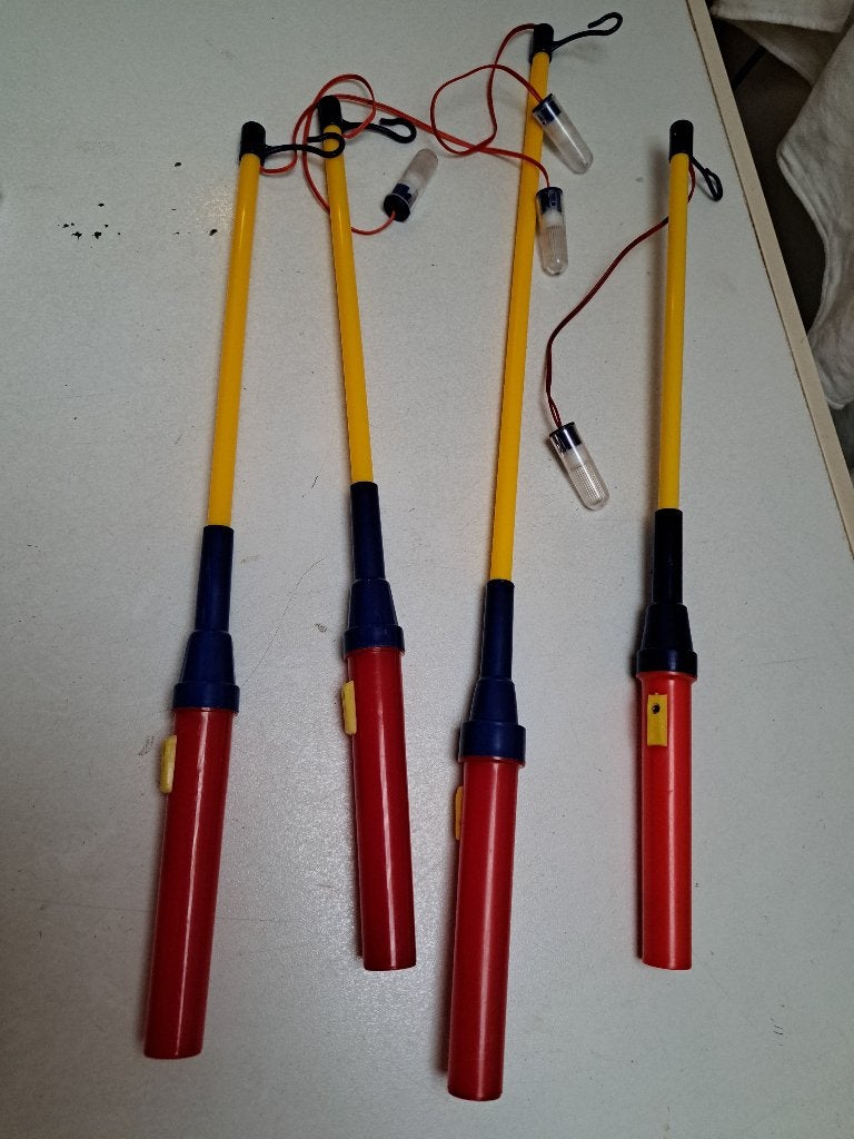 4 lampion stokjes met licht, Ophalen of Verzenden, Carnaval
