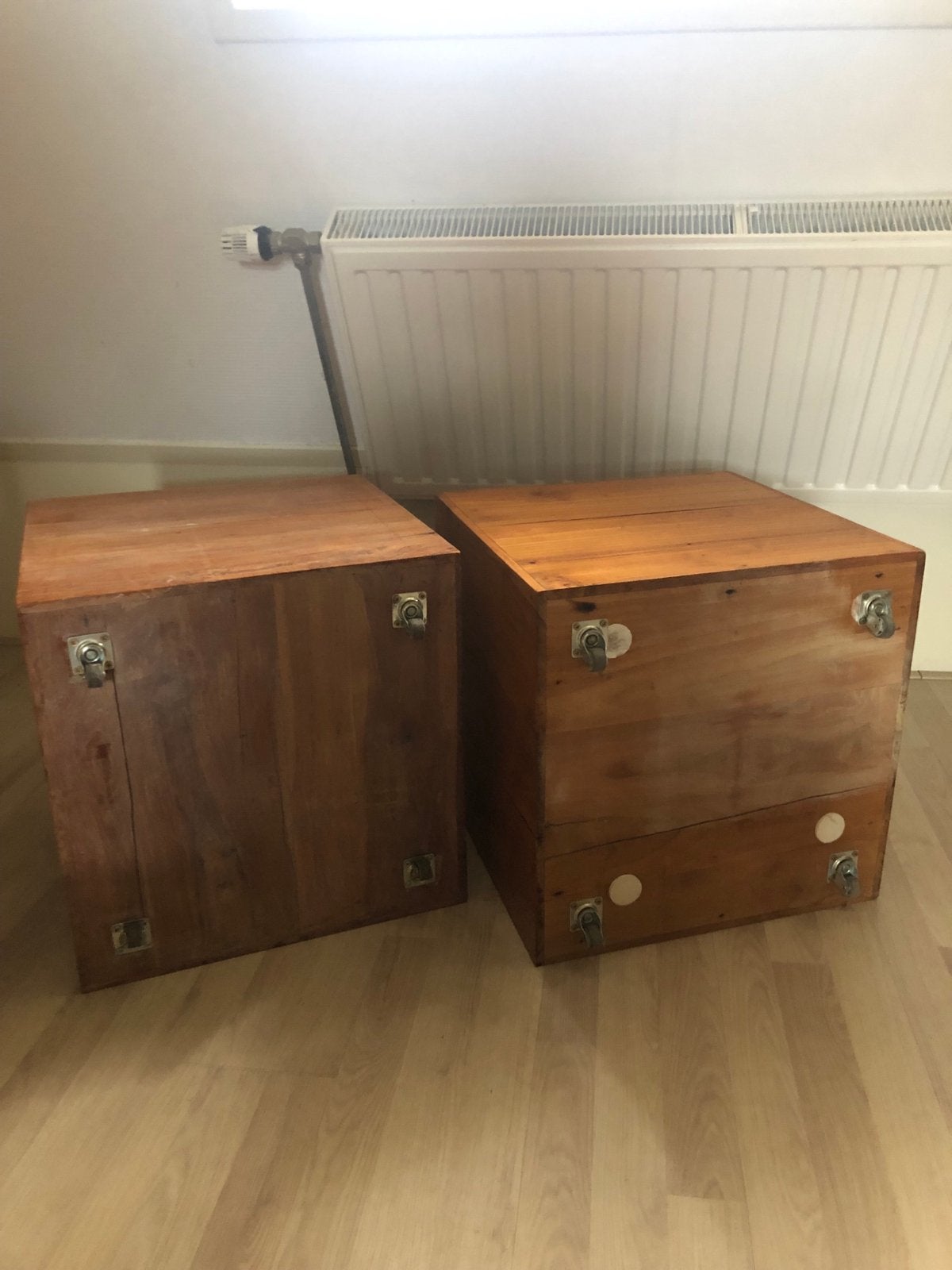 Set van 2 houten kubus bijzettafels., Ophalen, Minder dan 45 cm, Minder dan 55 cm, Gebruikt