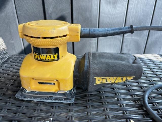 DeWalt vlakschuurmachine DW411, Ophalen, Zo goed als nieuw, 1200 watt of meer, Vlakschuurmachine