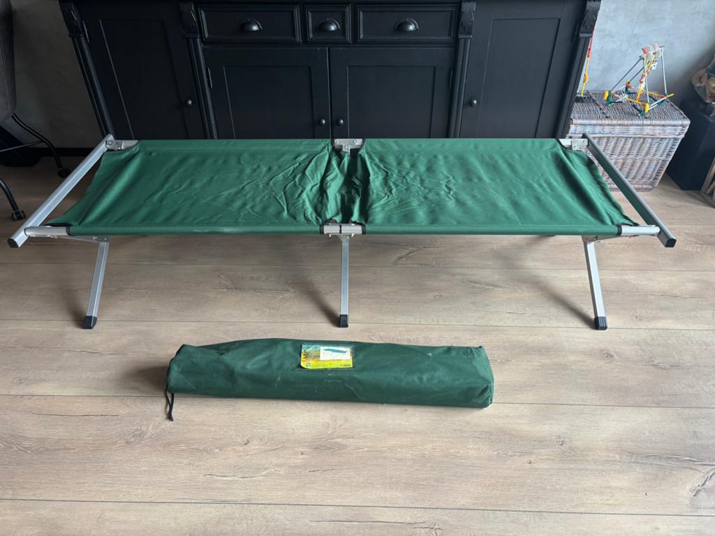 Veld-Kampeer-Logeerbed, Ophalen of Verzenden, Zo goed als nieuw
