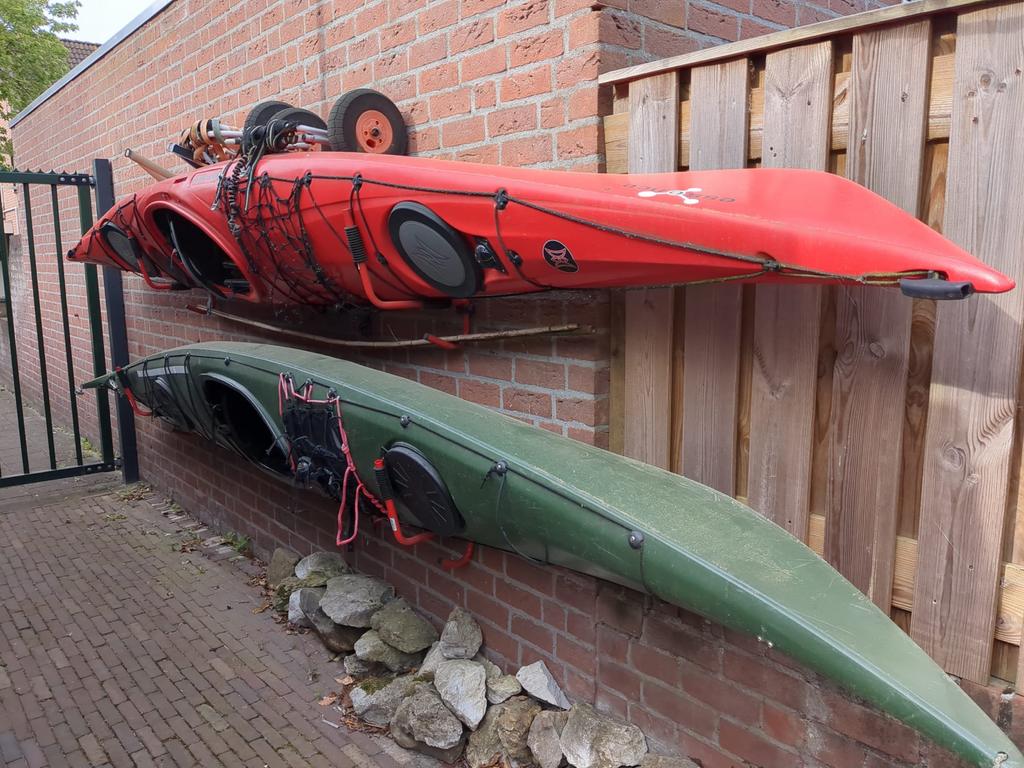 Twee robuuste kajaks - Rood en Groen, Watersport en Boten, Ophalen, Gebruikt, Eén persoon, Kajak