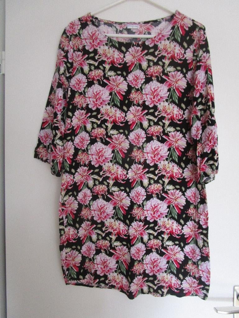 Jacqueline de Yong jurk maat 38 korte mouw zwart /bloemen, Maat 38/40 (M), Zwart, Ophalen of Verzenden, Zo goed als nieuw