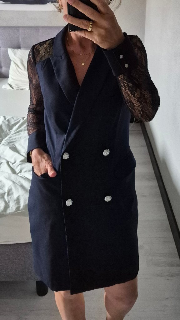 Prachtige donkerblauwe blazer jurk van Morgan, maat 40, Kleding | Dames, Jurken, Maat 38/40 (M), Blauw, Zo goed als nieuw, Knielengte