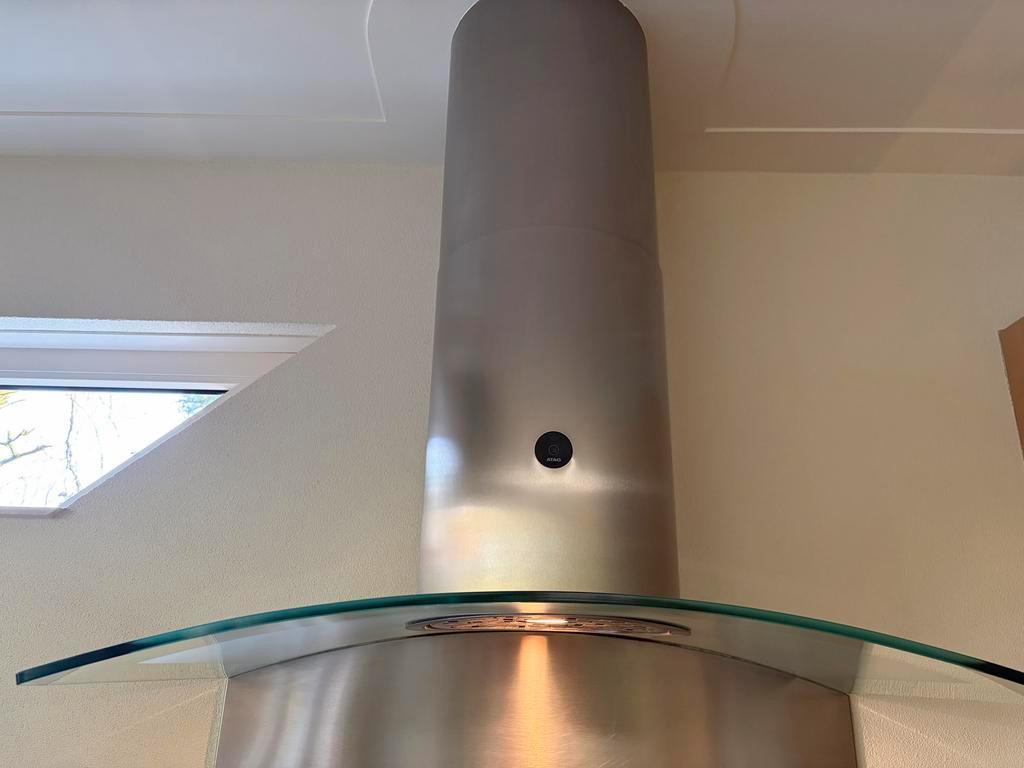 ATAG WG 411L Glazen Schouw Afzuigkap 90cm - 750m³/u, Witgoed en Apparatuur, Afzuigkappen, Zo goed als nieuw, Vrijstaand, Wandschouwkap