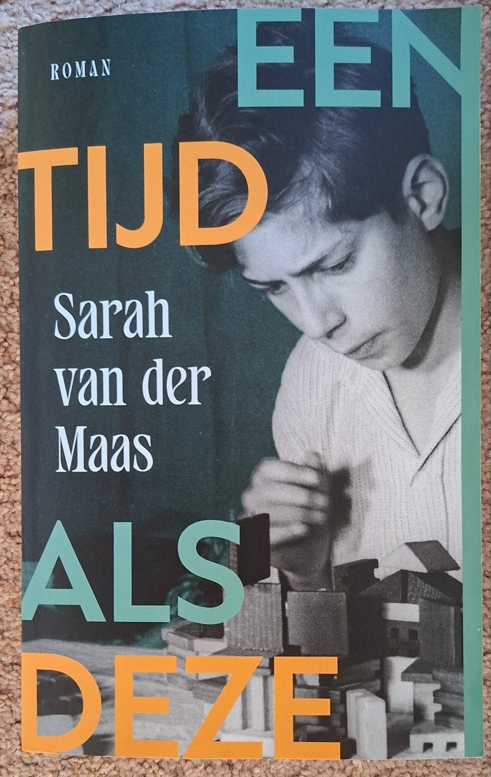 Een tijd als deze. Sarah van der Maas, Ophalen of Verzenden, Zo goed als nieuw