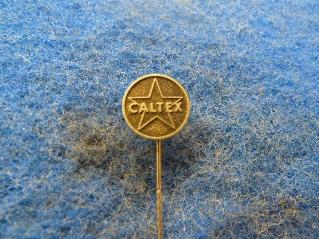 Speldje Caltex, Verzamelen, Ophalen of Verzenden, Zo goed als nieuw, Overige onderwerpen