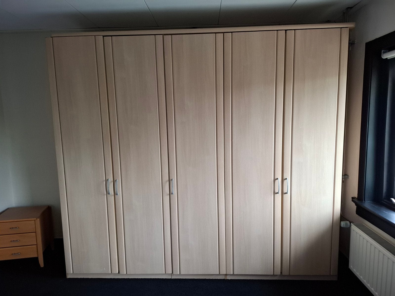 Grote kledingkast - zelf demonteren, Huis en Inrichting, Kasten | Kledingkasten, Ophalen, Met deur(en), Gebruikt, 200 cm of meer