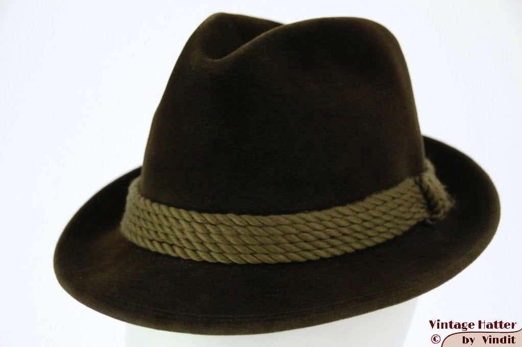 kleine Vintage Jachthoed Wegener donker groen velour 54, 134 t/m 140, Gebruikt, Hoed, Ophalen of Verzenden