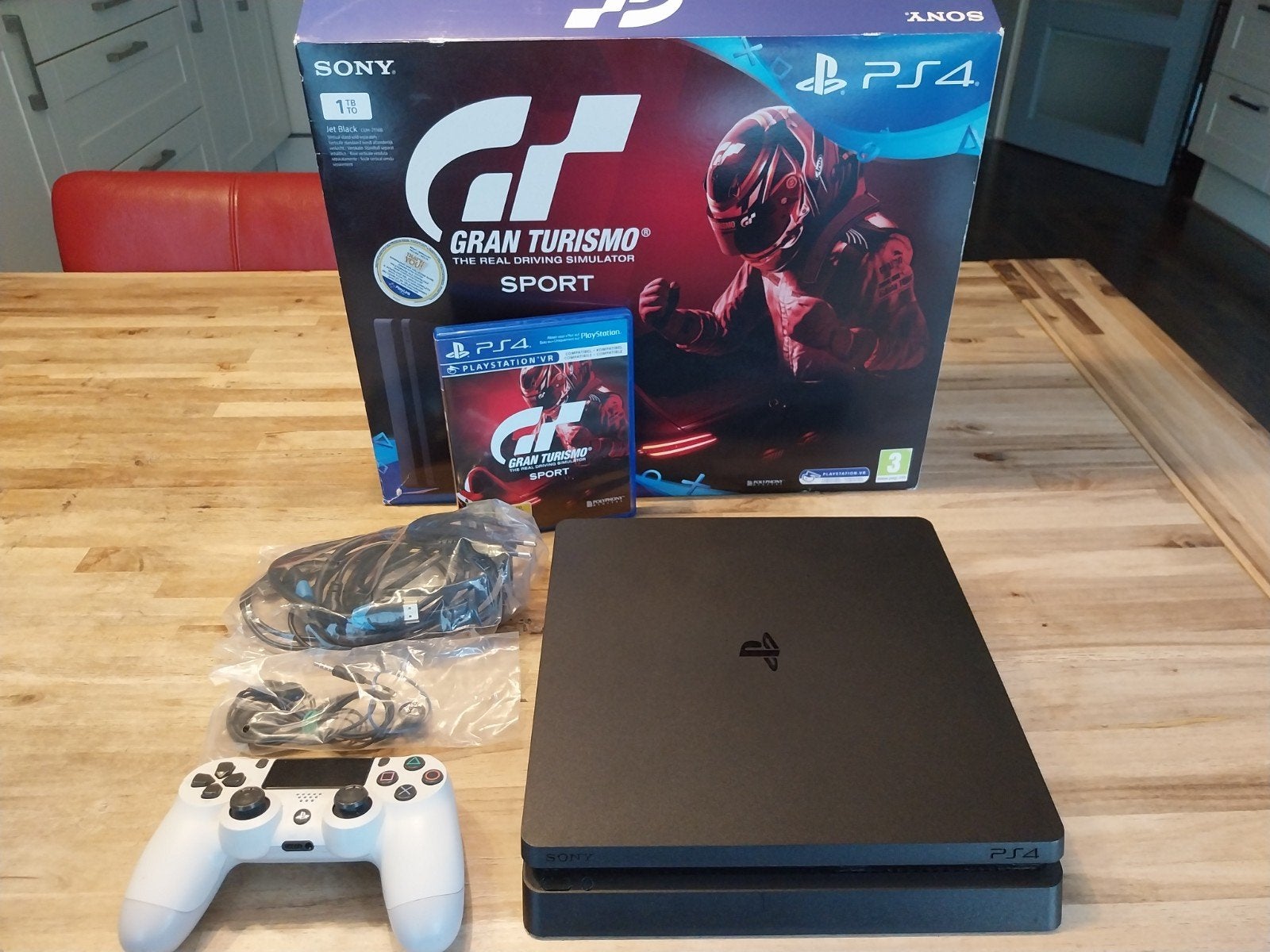 PlayStation 4 Slim 1TB met Gran Turismo Sport en controller, Ophalen, Met games, Zo goed als nieuw, 1 TB