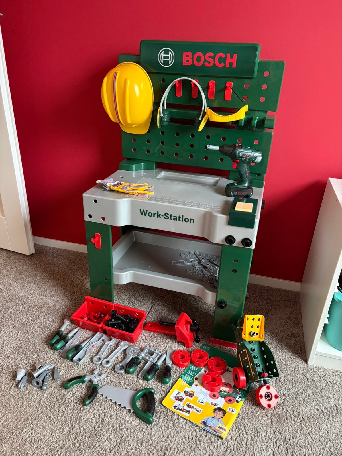 Bosch werkbank incl gereedschap en speelgoed, Kinderen en Baby's, Ophalen, Zo goed als nieuw