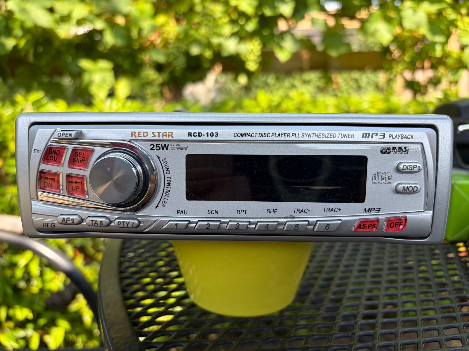 Autoradio red Star RCD-103 met CD en MP3, Auto diversen, Ophalen of Verzenden, Zo goed als nieuw