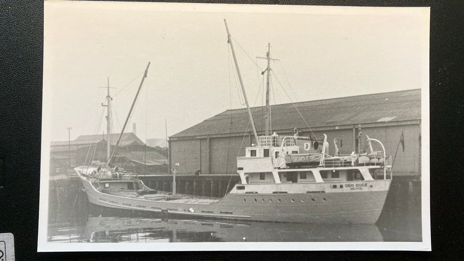 Maassluis -  DEO DUCE '57  charterboot Geest Lijn 1965, Ophalen of Verzenden, 1960 tot 1980, Noord-Holland