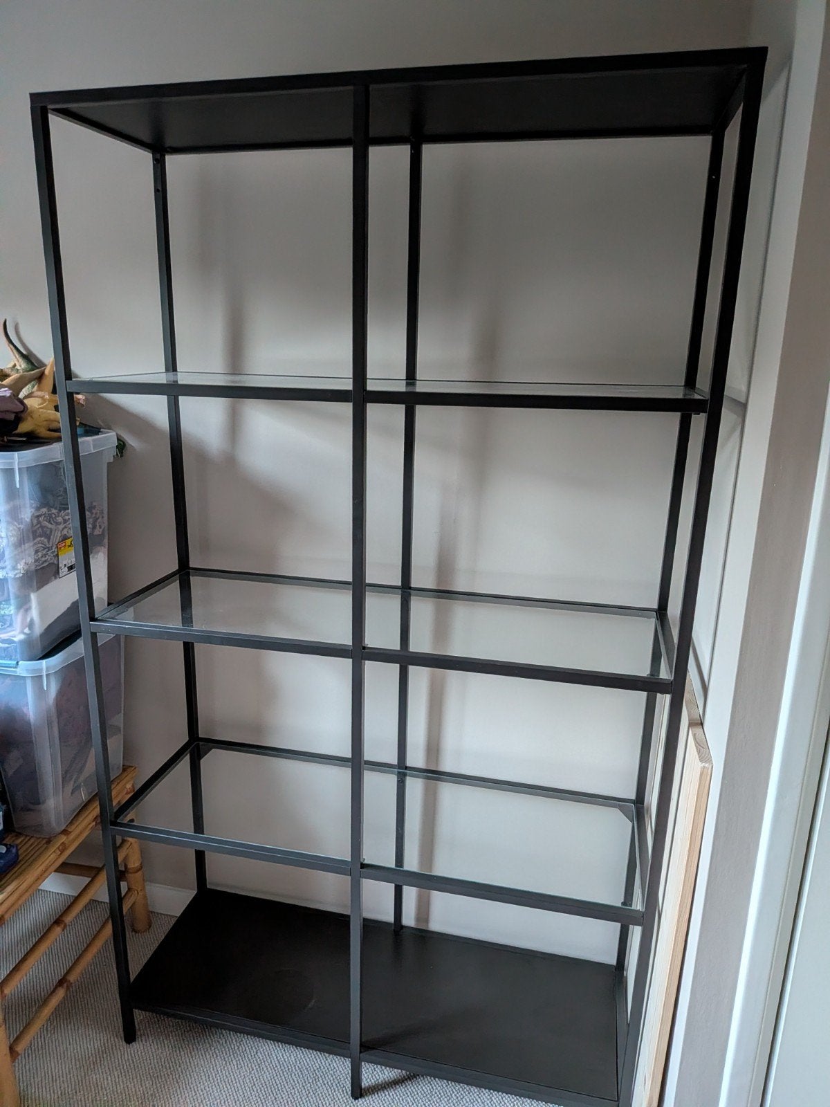 IKEA VITTSJÖ Stellingkast zwartbruin/glas 100x175 cm, Ophalen, Gebruikt