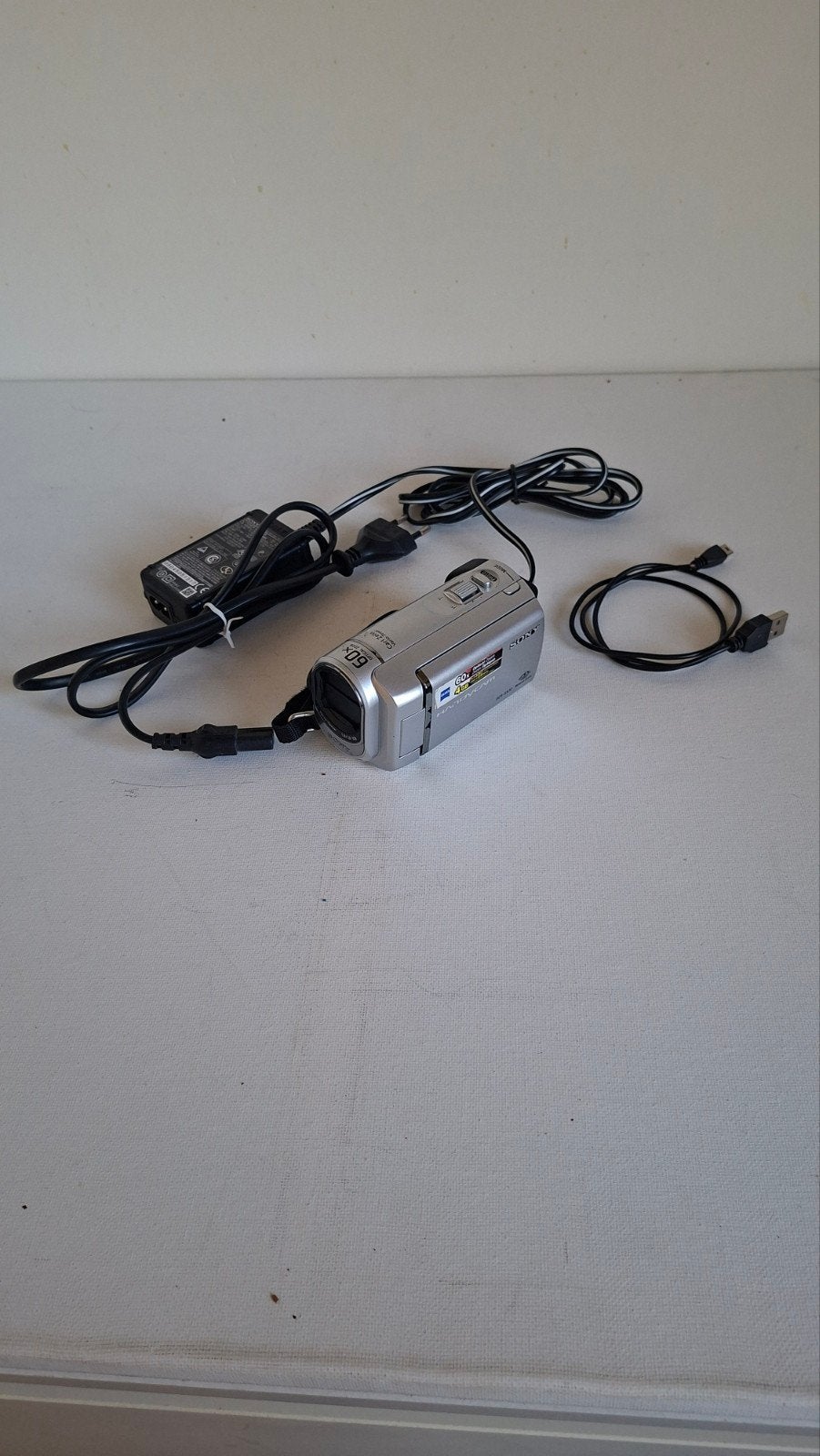 Sony DCR-SX30 Handycam videocamera met lader - Z.G.A.N., 20x of meer, Ophalen of Verzenden, Zo goed als nieuw, Sony