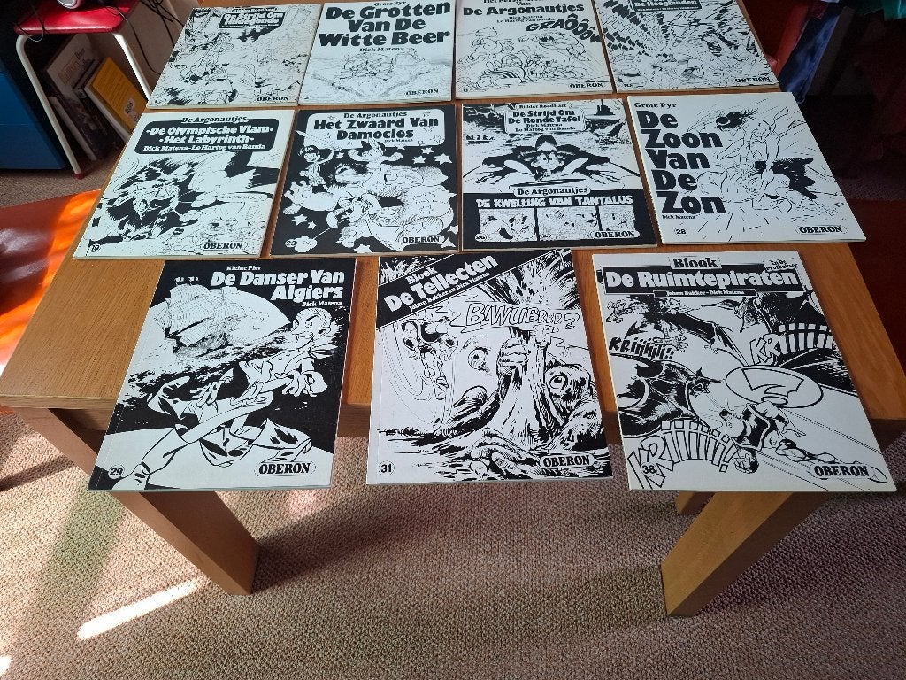 Dick Matena Oberon reeks 11 delen, Ophalen of Verzenden, Zo goed als nieuw, Dick Matena en diversen, Meerdere stripboeken
