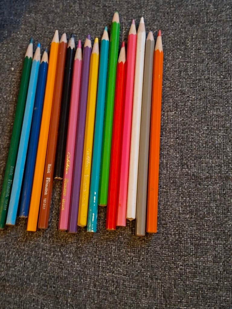 Set van 20 kleurpotloden - Diverse kleuren, Hobby en Vrije tijd, Ophalen of Verzenden, Gebruikt, Potlood of Stift