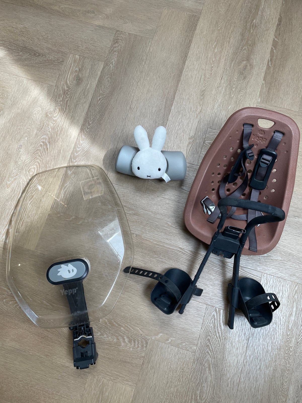 Yepp Mini Fietsstoeltje met Windscherm en Nijntje Kussen, Fietsen en Brommers, Ophalen, Voorzitje, 0 t/m 13 kg, Gebruikt