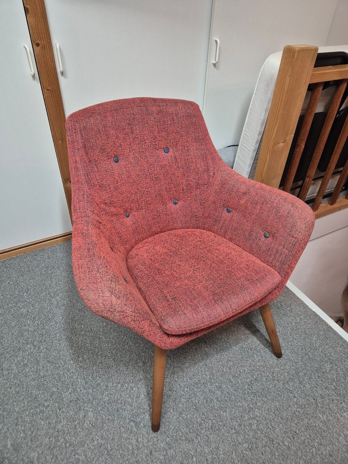 Montèl stoel - Comfortabele fauteuil in rood/oranje stof, Ophalen, Gebruikt, Rood, Eén