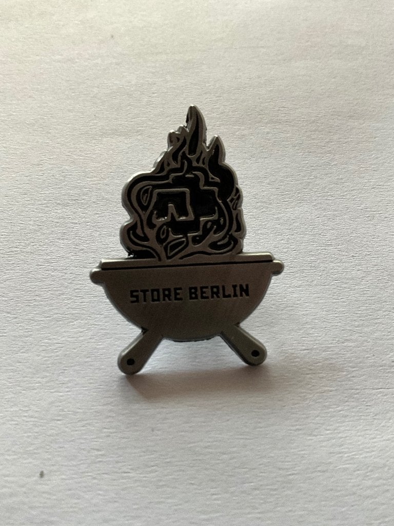 pin van Rammstein, Ophalen of Verzenden, Emmen, Regina, Pin van Rammstein
