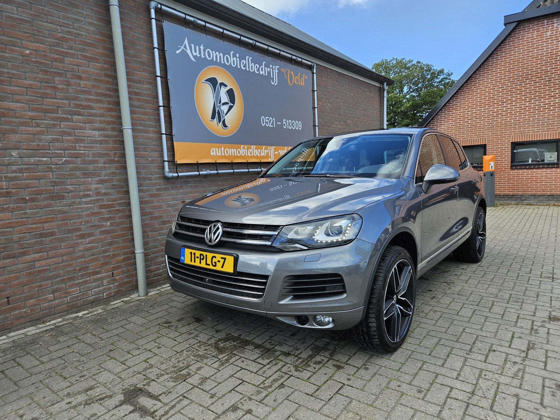 Volkswagen Touareg 3.0 TDI Highline (bj 2011, automaat), Auto's, Automaat, Euro 5, Automatische klimaatregeling, Gebruikt