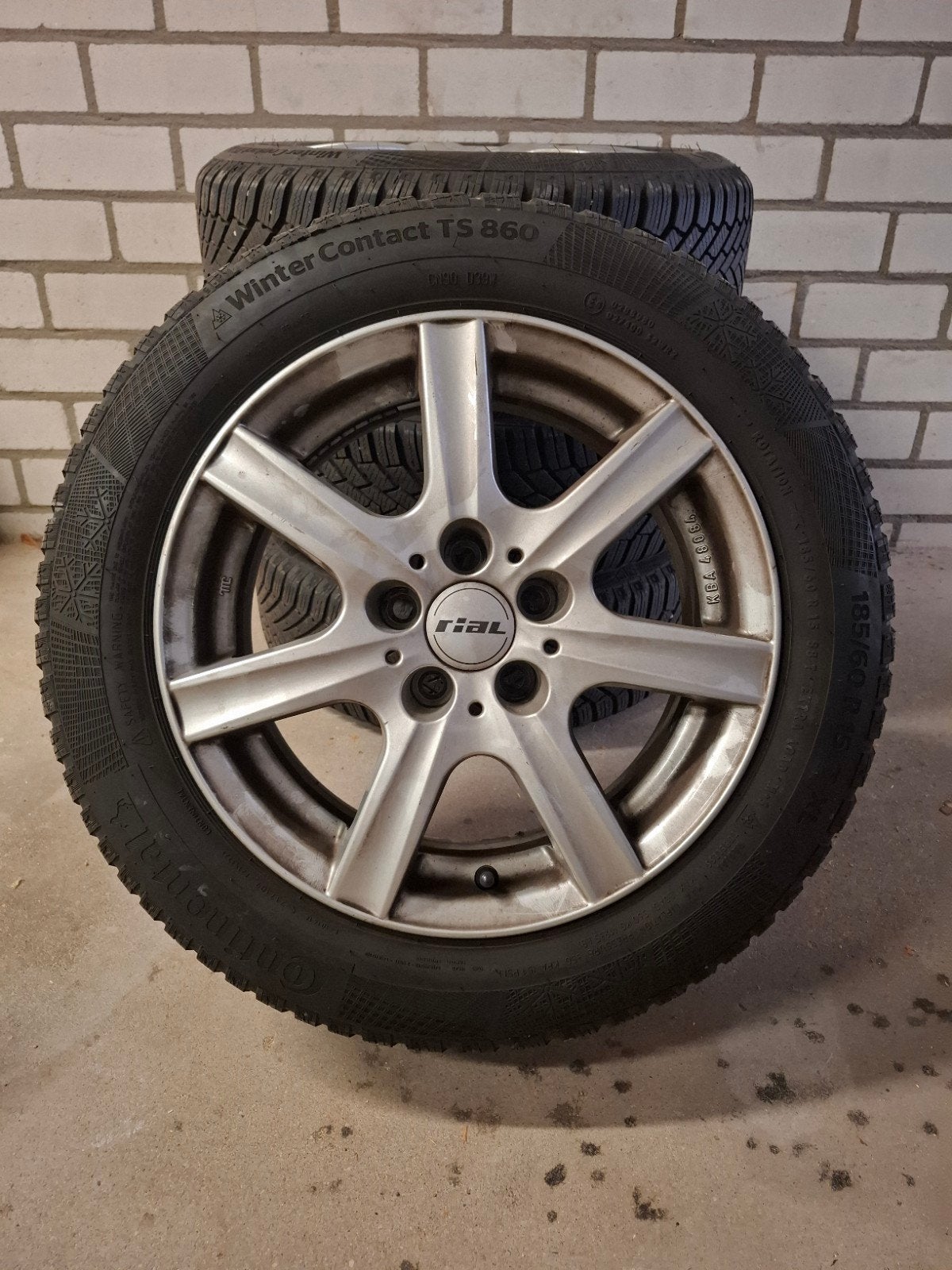 Winterbanden met velgen | 185/60 R15 | Skoda/Volkswagen/Seat, Ophalen, Gebruikt, 15 inch, Banden en Velgen