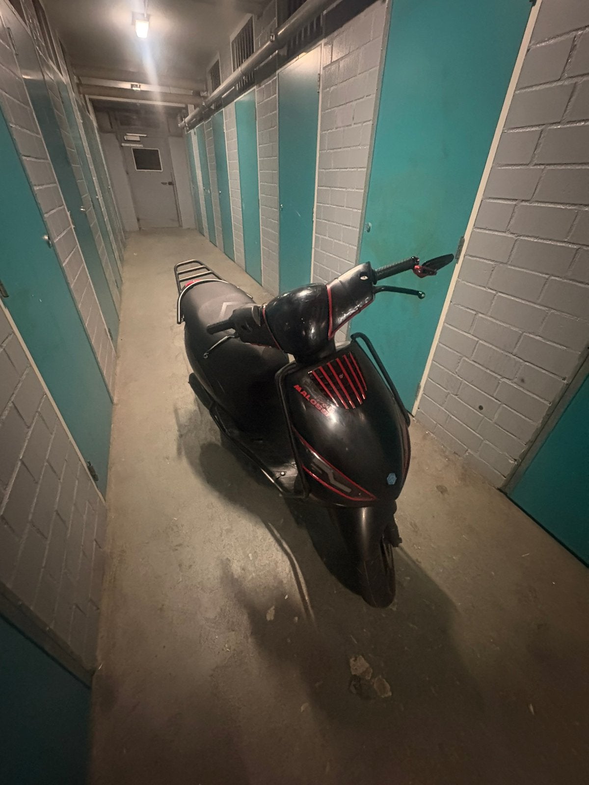 Piaggo zip 2010 4t brommer, Fietsen en Brommers, Scooters | Piaggio, Ophalen, Maximaal 45 km/u, Zip, Zo goed als nieuw