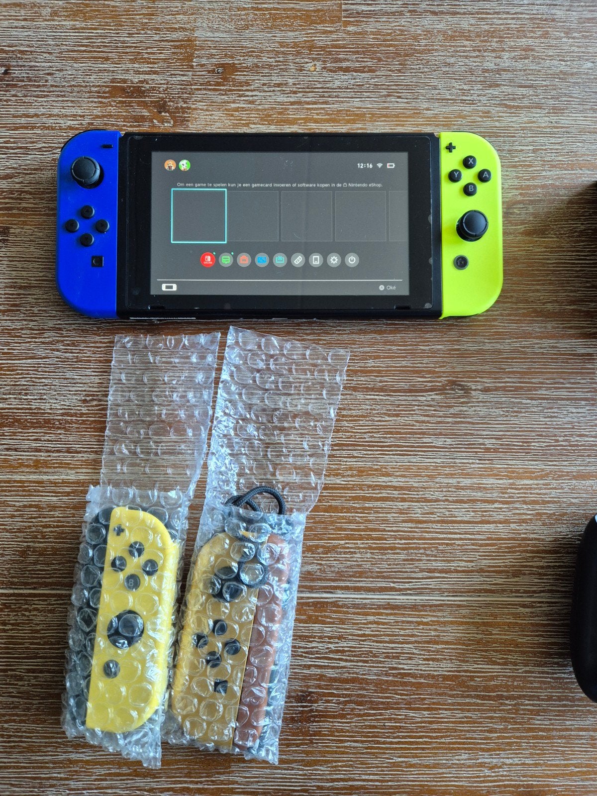 Nintendo Switch met 4 controllers en dock, Spelcomputers en Games, Spelcomputers | Nintendo Switch, Gebruikt, Ophalen of Verzenden