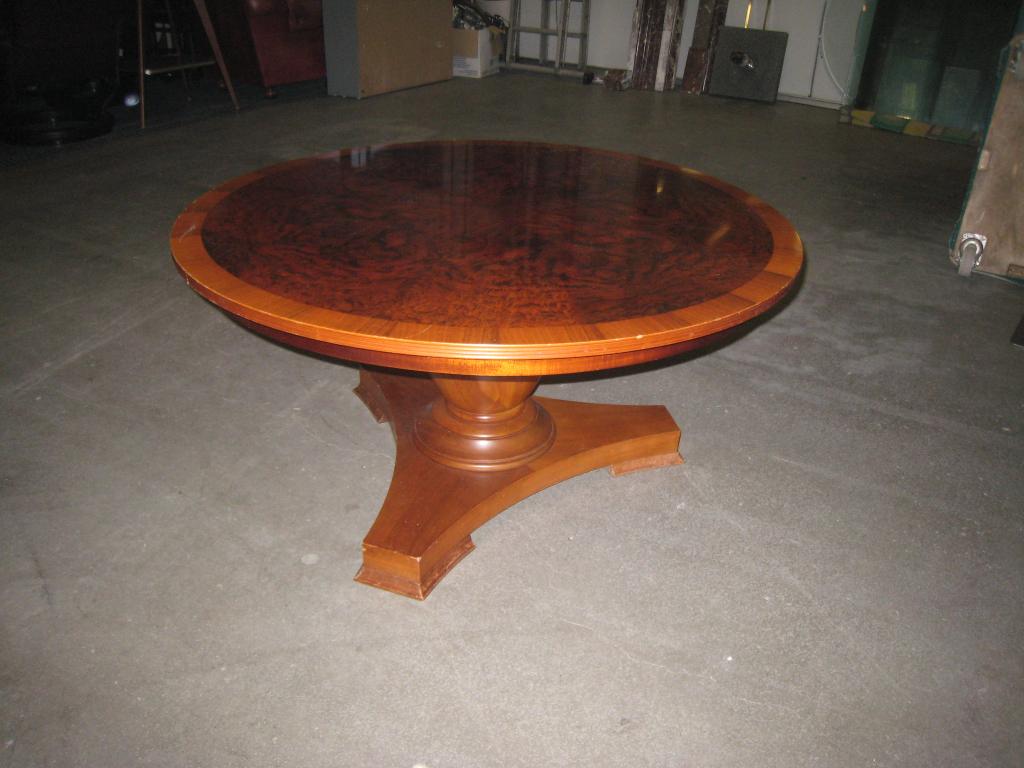 Klassieke ronde wortelnoten salontafel, Niet ingevuld, Gebruikt, Niet ingevuld, Niet ingevuld