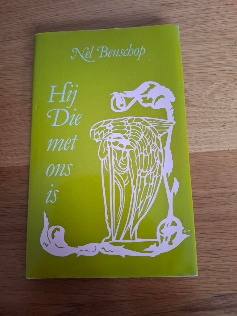 Hij Die met ons is - Nel Benschop (Kerstgedichten), Boeken, Ophalen of Verzenden, Zo goed als nieuw, Nel Benschop
