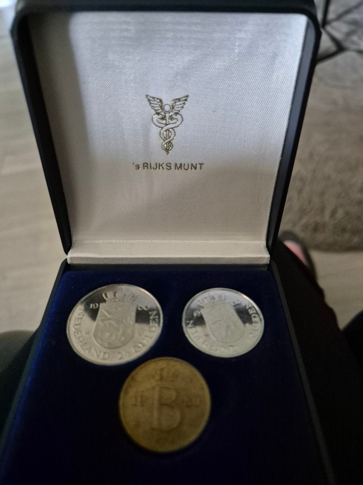 Rijksdaalder, gulden en legpenning inhuldiging Beatrix 1980, Ophalen of Verzenden, Koningin Beatrix, Overige waardes, Setje