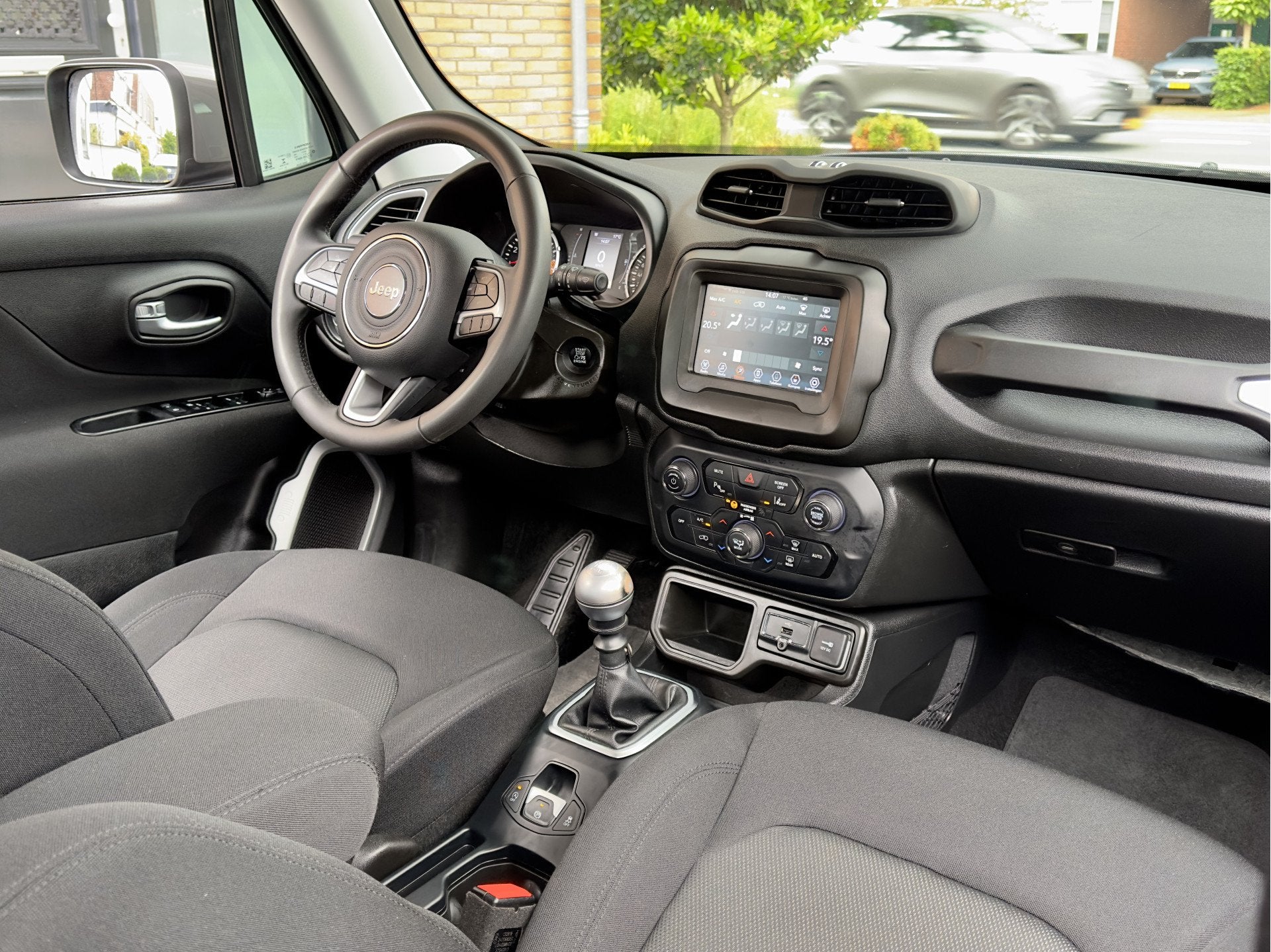 Jeep Renegade 1.0 TURBO LONGITUDE.AIRCO AIRCO APPLE-CARPLAY/, Auto's, Jeep, Voorwielaandrijving, 116 pk, Origineel Nederlands