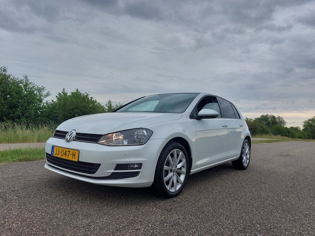 Volkswagen Golf 1.2 TSI Highline. PANORAMA DAK!, Auto's, Voorwielaandrijving, Gebruikt, Euro 6, 4 cilinders