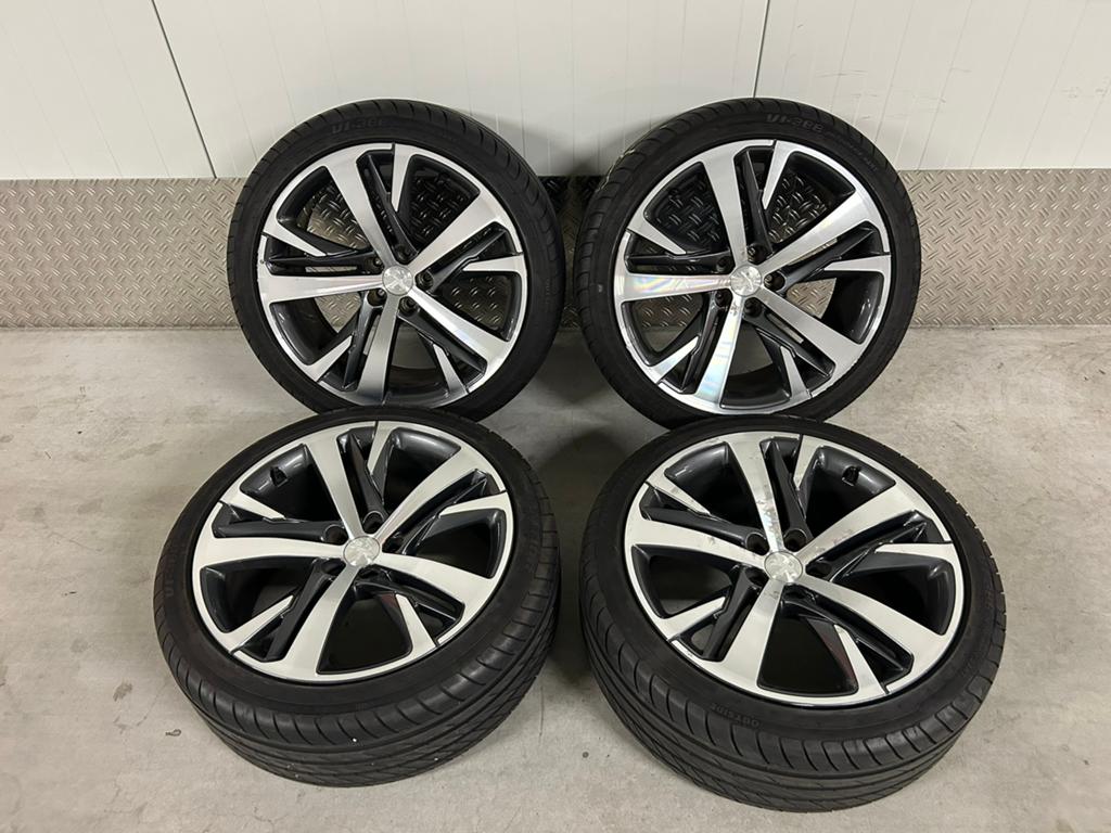 Peugeot RCZ 19 inch 5x108 Zomer 2022 235/40/19, Gebruikt, Banden en Velgen, 235 mm, Michelin